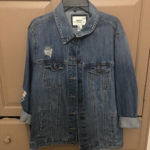 SOLD! ❤️ Distressed Jean Jacket